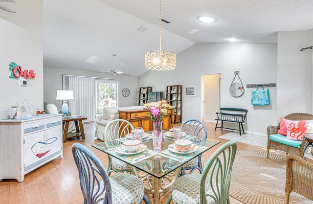New Port Richey Home w/Charcoal Grill Near Hiking