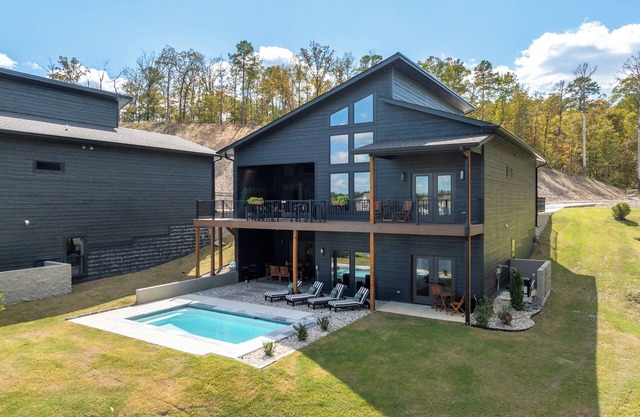 NEW~ Private Pool~Movie Room~Lake Hamilton~Boat Dock