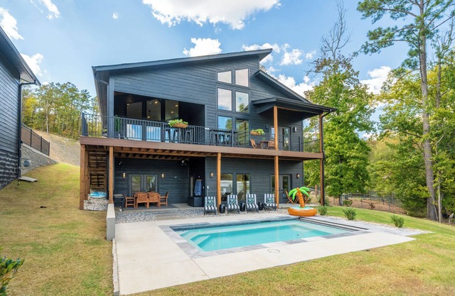 NEW~ Private Pool~Movie Room~Lake Hamilton~Boat Dock