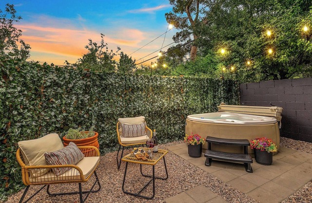 NEW* Private Sedona Guesthouse | Hot Tub, Peaceful Yard, Walk to Restaurants