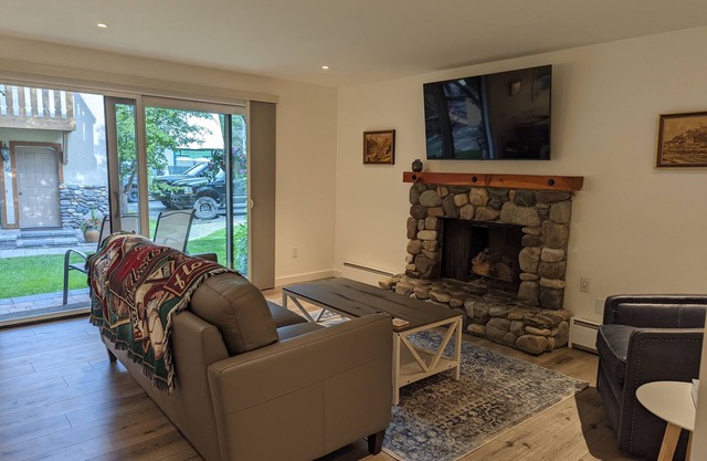 NEW REMODEL! 1 bedroom condo. This is the best location in Ketchum!