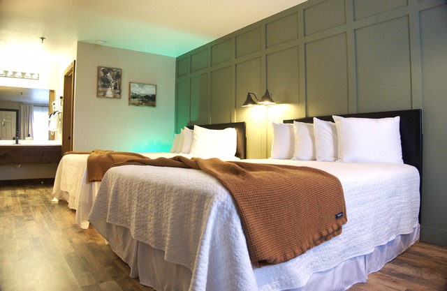 New Room by Silver Dollar City + Shuttle + Pool