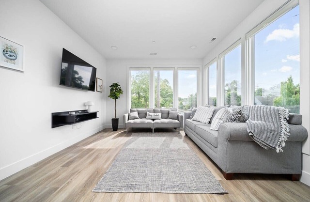 NEW Slabtown Suites 201