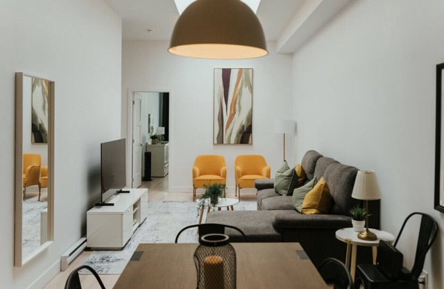 New Spacious and Cozy 2bdr Apartment