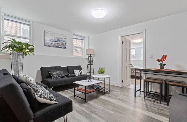 New & Spacious ~ Mins to Manhattan, King Beds