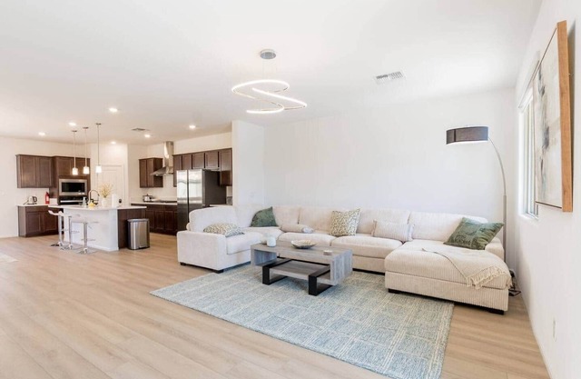 New Stylish Bliss Stay 5 Bedroom