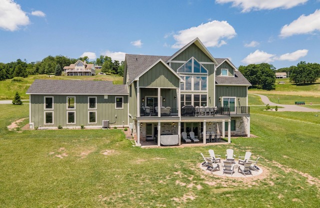 New! The Tippy Canoe: Lake Access, Dogs Welcome, Indoor Pool!