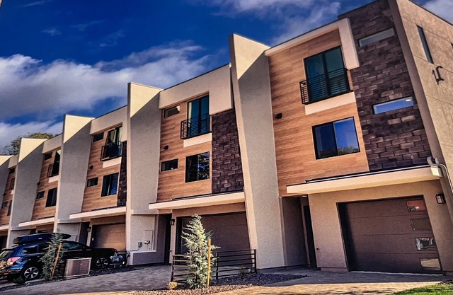 New townhome, Truckee River in Reno, stunning river views! Amazing opportunity!