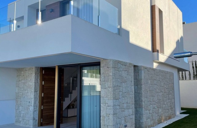 New villa in Spain with private pool, wifi, air conditioning