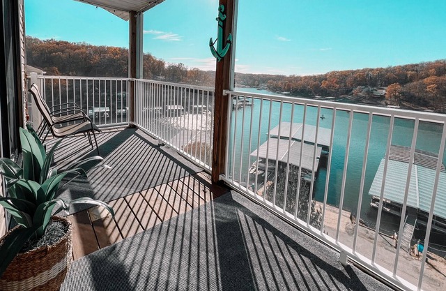 NEW* Waterfront Ozark Getaway