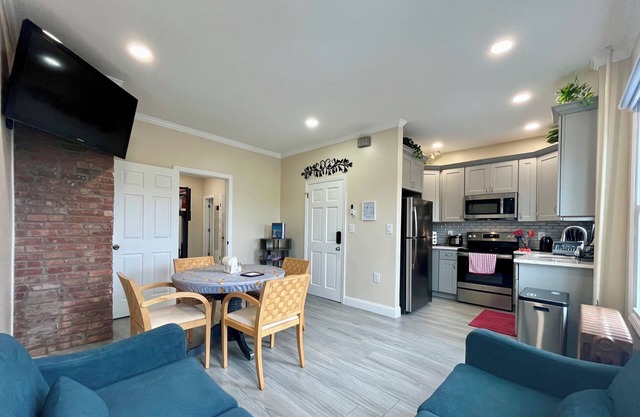 New York City Apartment Near The Free Ferry Boat in Staten Island!