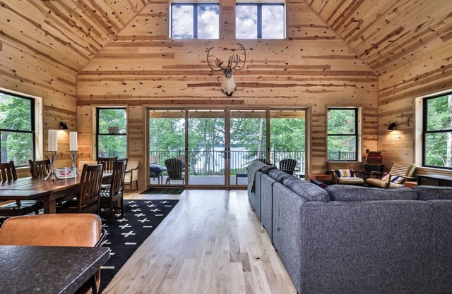 NEWConstruction 5 bedroom on Big Saint Germain Lake!