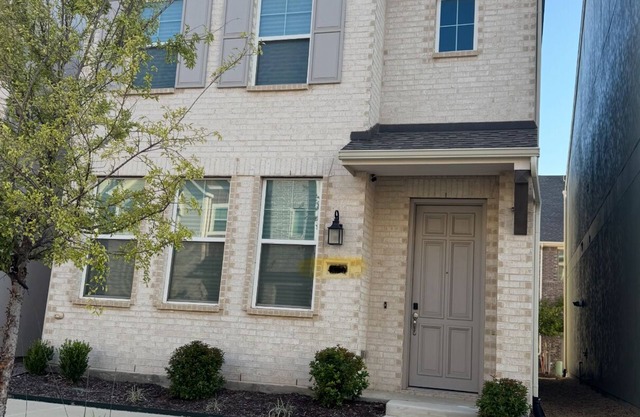 Newer 3-bedroom house in lovely North Richland Hills with AC