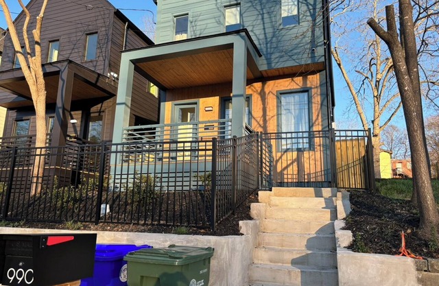 Newly built 3-bedroom house in Atlanta , 5 minutes from downtown/midtown area.