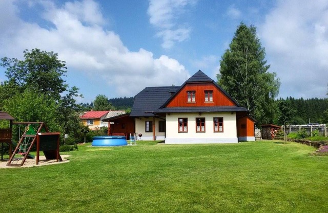 Newly built cottage with pool and large fenced garden