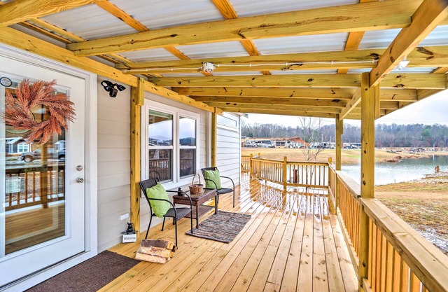 Newly Built Morganton Tiny Home w/Deck!