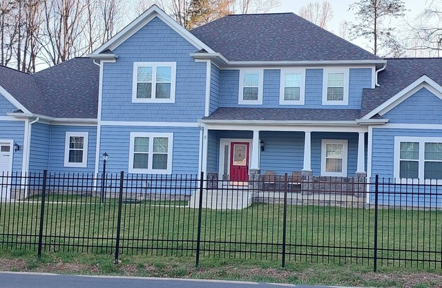Newly Built Spacious 6-bedroom and 4.5 baths Paradise near Quantico