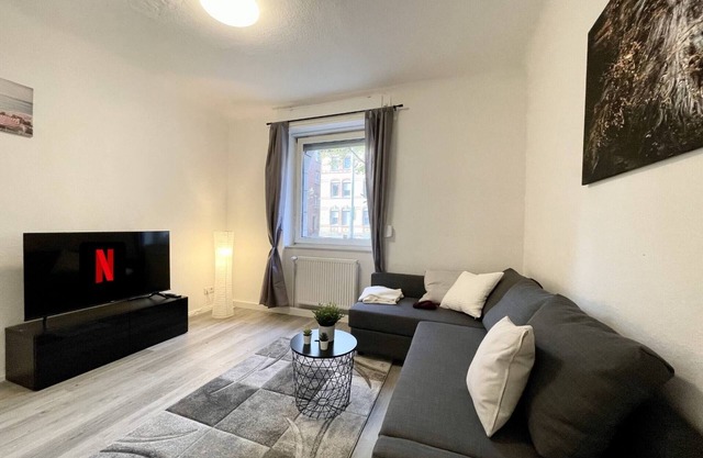 Newly Furnished Beautiful Apartment In The Center With Smart TV