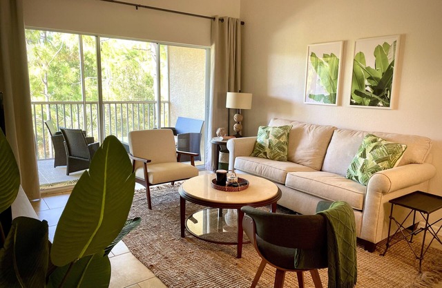 Newly Furnished Top-Floor 2 Bed/2 Bath Condo in Lely Resort!