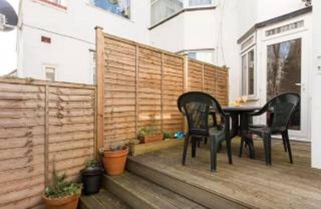 Newly Refurbished Beautiful Spacious Garden Apartment Near Wembley