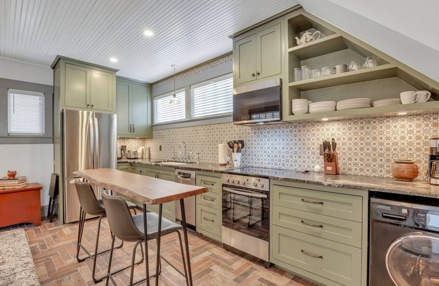Newly refurbished two story carriage house in vibrant Thomas Square District
