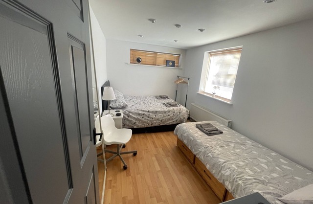 Newly refurbished Unique Apartment Cheltenham
