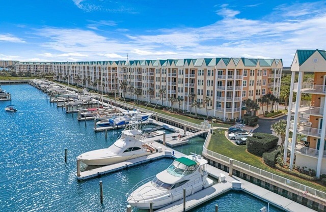 Newly remodeled condo located at the beautiful Harbour Village Resort.