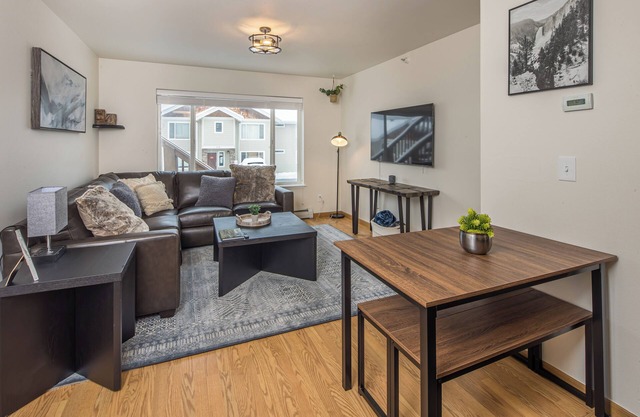 Newly remodeled condo close to Big Sky Resort w/convenient ski locker | Cedar Creek Hideaway