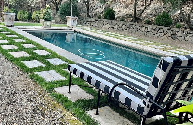 Newly remodeled in 2023, High-end finishes..Upscaled interior designer's home..