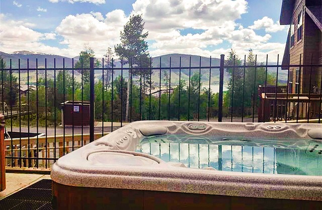Newly Remodeled Mtn-view Condo in Silverthorne