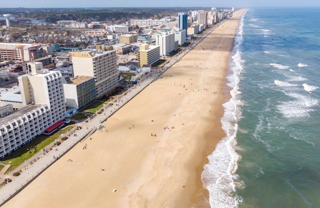 Newly Remodeled Oceanfront Condo In The 'Heart' Of The Resort Strip