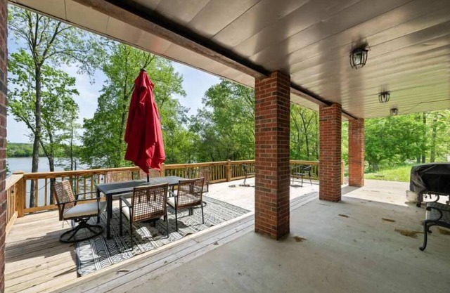 Newly Renovated 5BR – Lake Barkley Stay