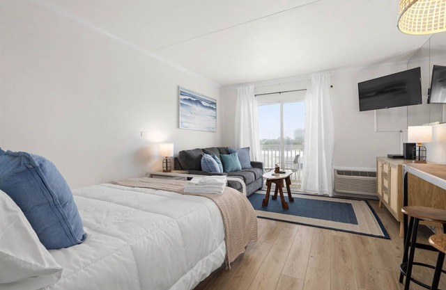 Newly Renovated Budget Friendly Oceanfront Studio