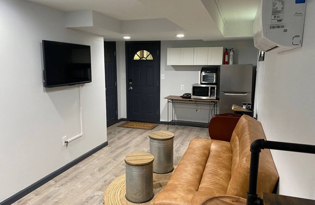 Newly Renovated Charming English Basement in Takoma on Red Line
