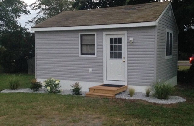 Newly Renovated Cottage On Main Street - Professionally Sanitized