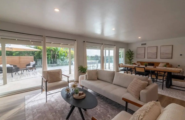 Newly Renovated, Peaceful, and Modern Sanctuary near downtown San Diego!