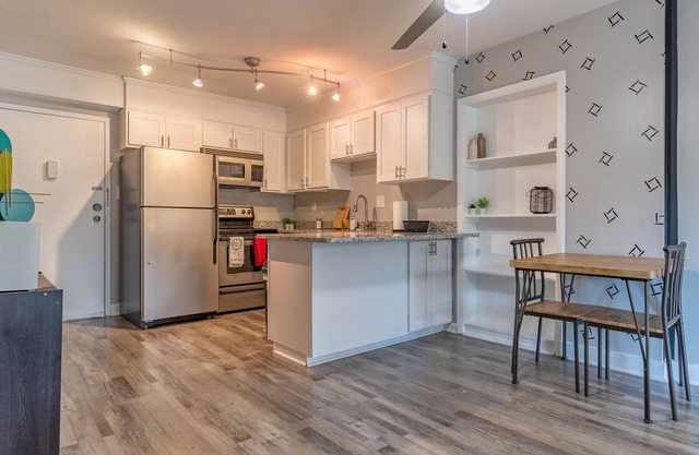 Newly Renovated Studio Downtown