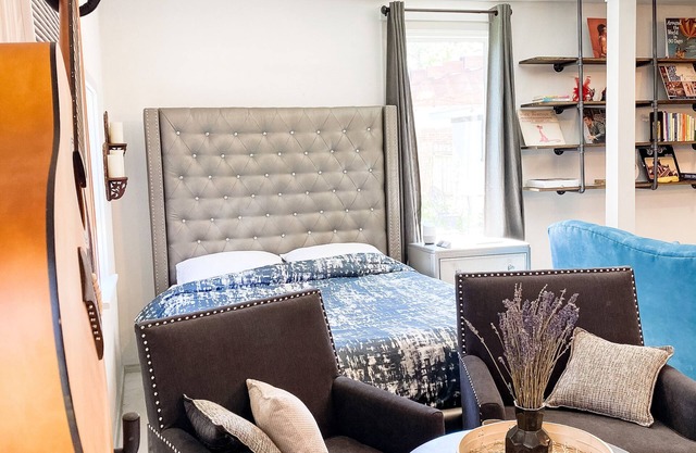 Newly Renovated Texas Style Studio