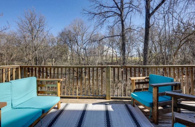 Newly Renovated Townhouse: 2 bed, 2 1/2 bath.