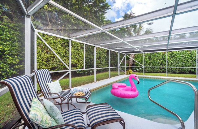 NEWLY TURFED YARD & PUTTING GREEN - Singer Island Beach House w/Private Pool