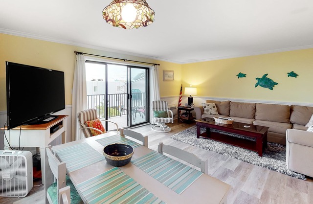 Newly updated condo - less than a block to the beach