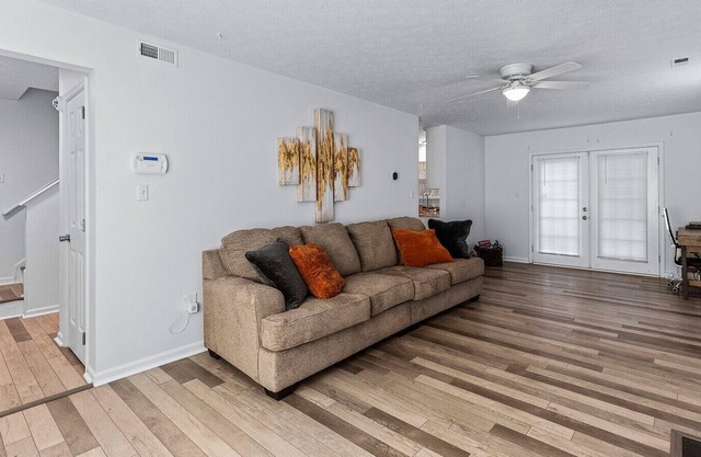 Newport News Williamsburg Home Deck & Fireplace!
