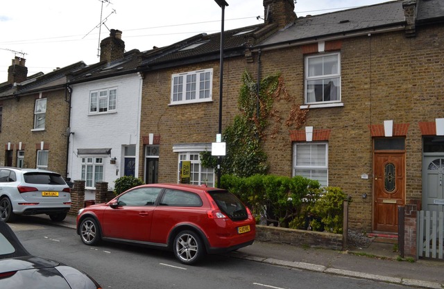 Nice 2 Bedroom House - Ealing
