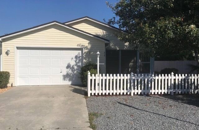 NICE 2 BEDROOM VILLA CLOSE TO SHOPPING DINING & MORE LOCATED THE VILLAGES FL