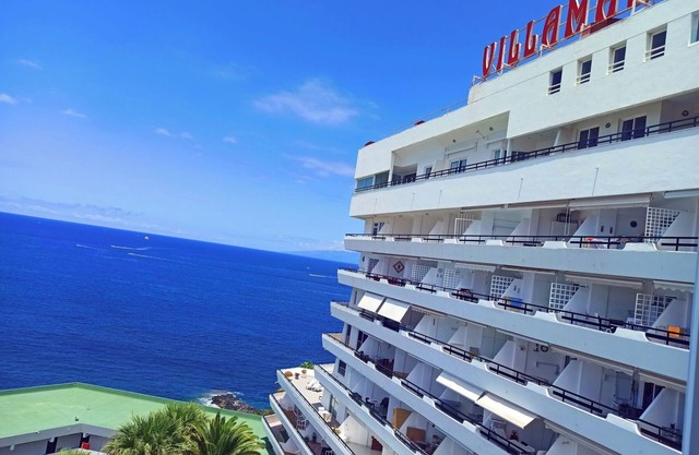 NICE 3Bed APARTMENT IN THE CENTER OF COSTA ADEJE ON THE 1st COASTLINE
