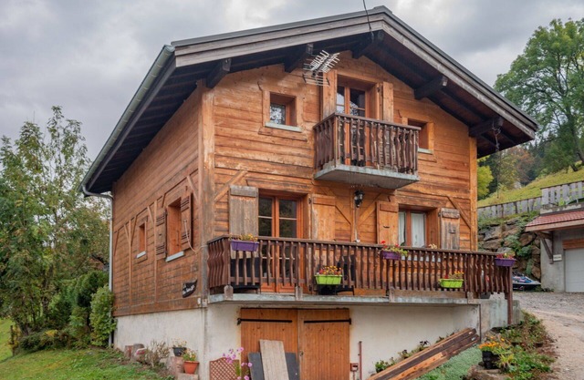 Nice apartment for 4 guests with WIFI, TV and balcony