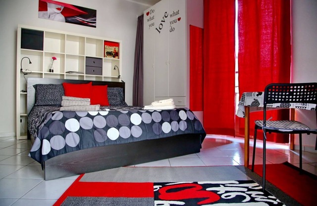 Nice and bright apartment with wi-fi and a/c in Darsena and Navigli district