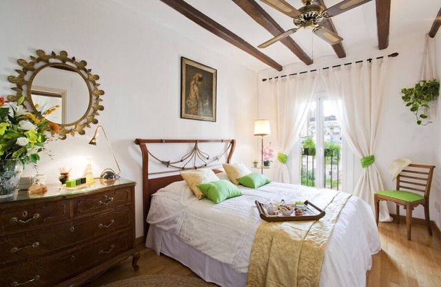 NICE AND COMFORTABLE APARTMENTS NEAR TO THE RAMBLAS