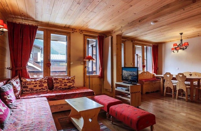 Nice and cosy apartment near the slopes and resort center