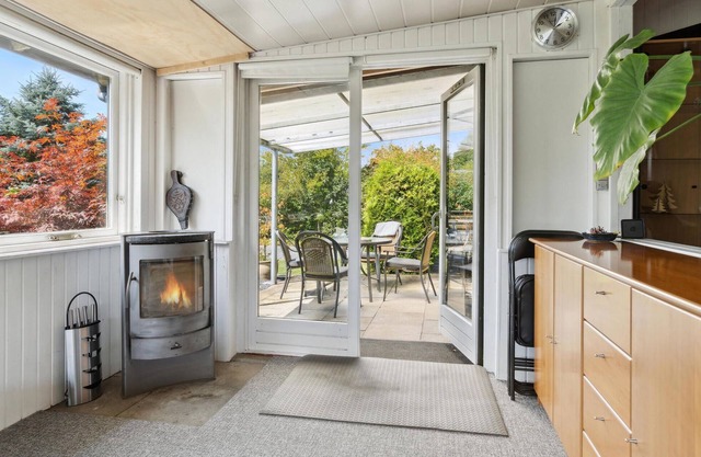 Nice and simple cottage with large garden on the island of Bogø.